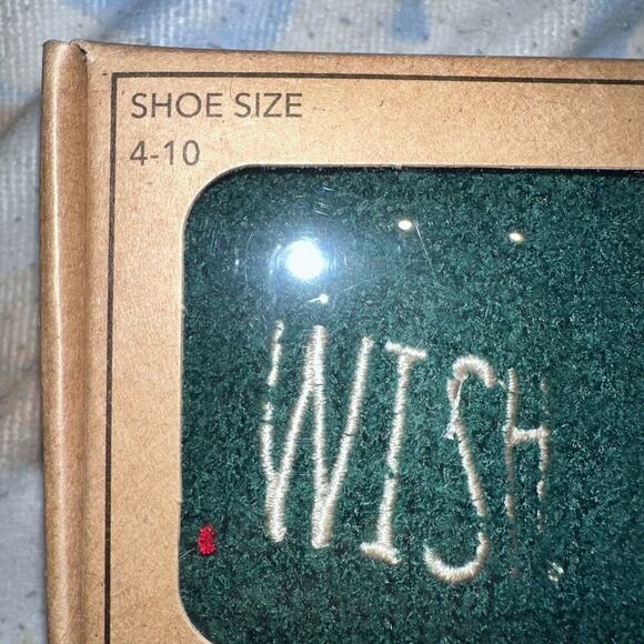 NIP Women’s Size 9-11 Rae Dunn 3-Pack Cozy Socks Christmas Theme - Picture 2 of 6